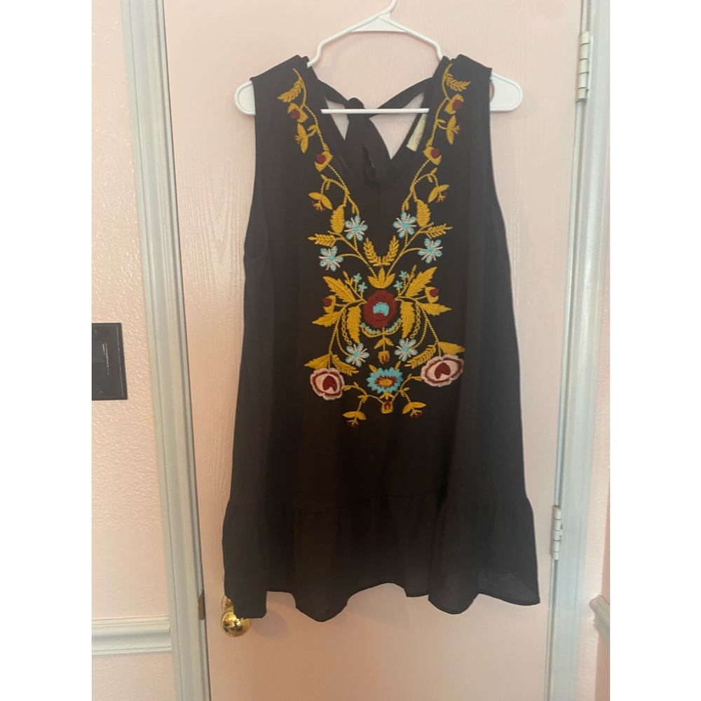 Flower embroidered shirt